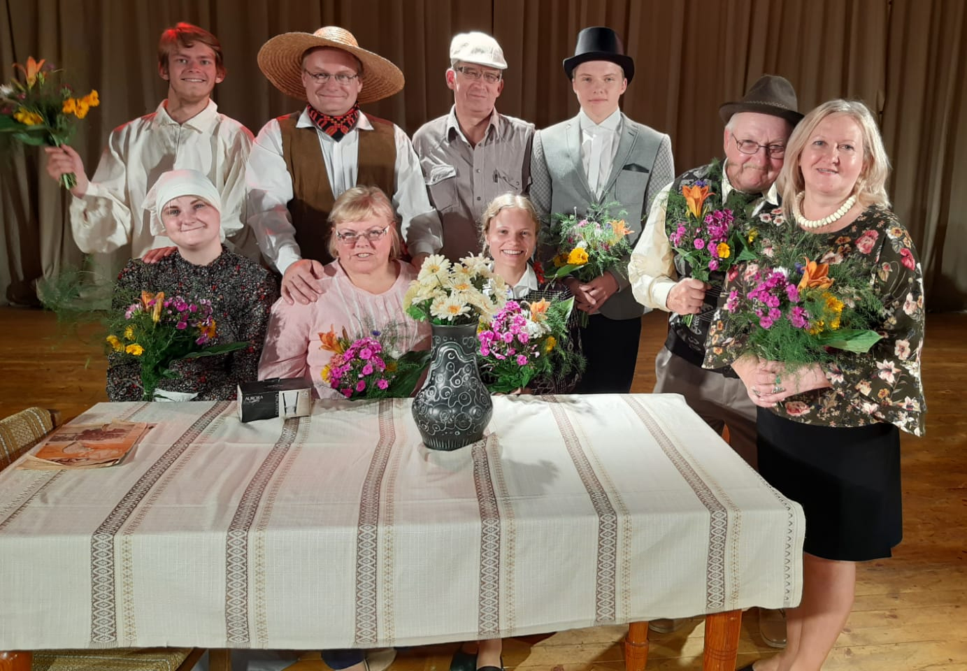 Amatierteātris "Valmiermuižnieki" aicina uz iestudējuma "Dzimumdienas rītā" pirmizrādi