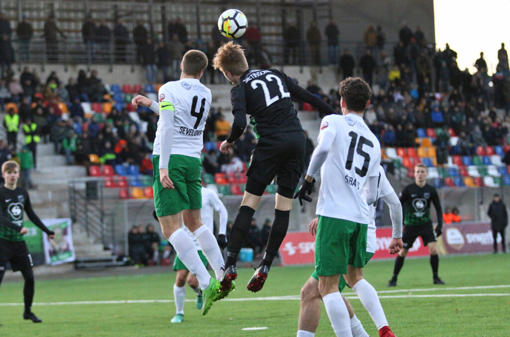 Futbola svētkus aizēno zaudējums “Mettai”