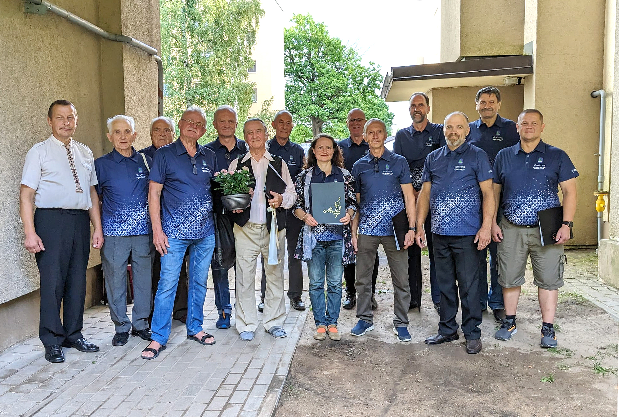 «Imantas» koristi pārsteidz diriģentu Ilmāru Lāzo jubilejā