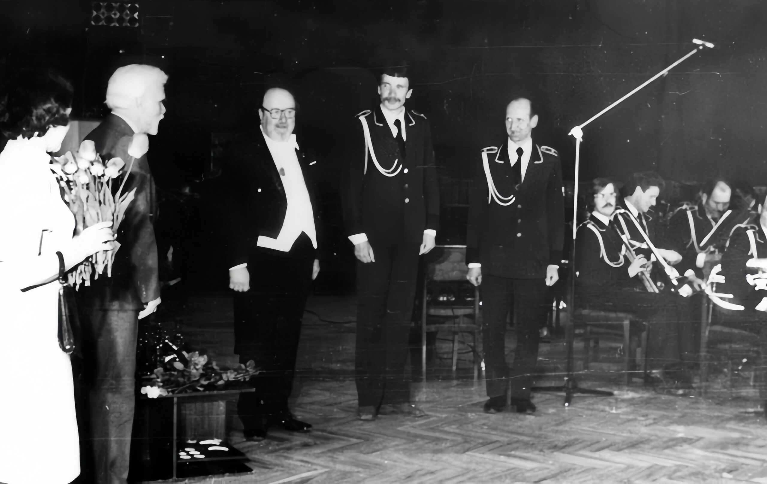 JĀNIM SPALVIŅAM - 100