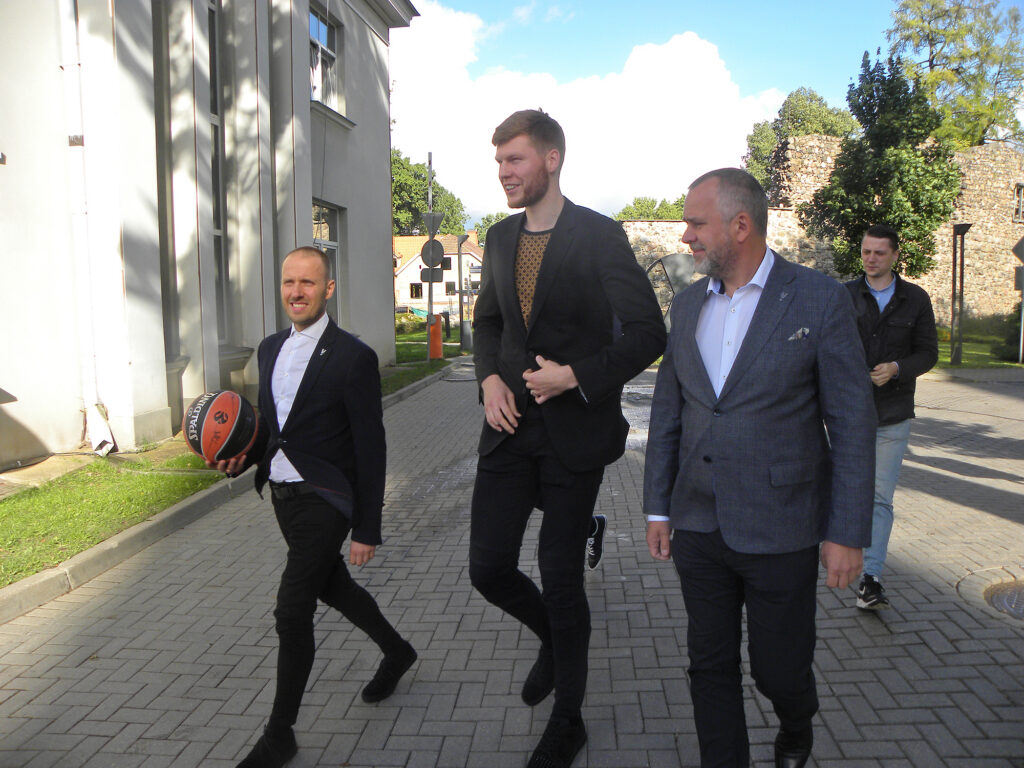 Jauna lappuse Valmieras basketbolā