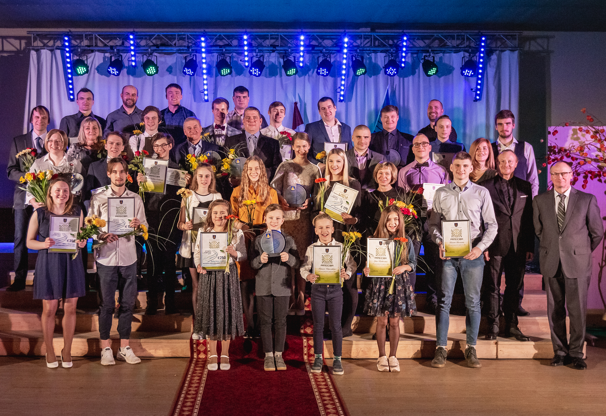 Pasniegtas "Burtnieku novada sporta laureāta 2019" balvas
