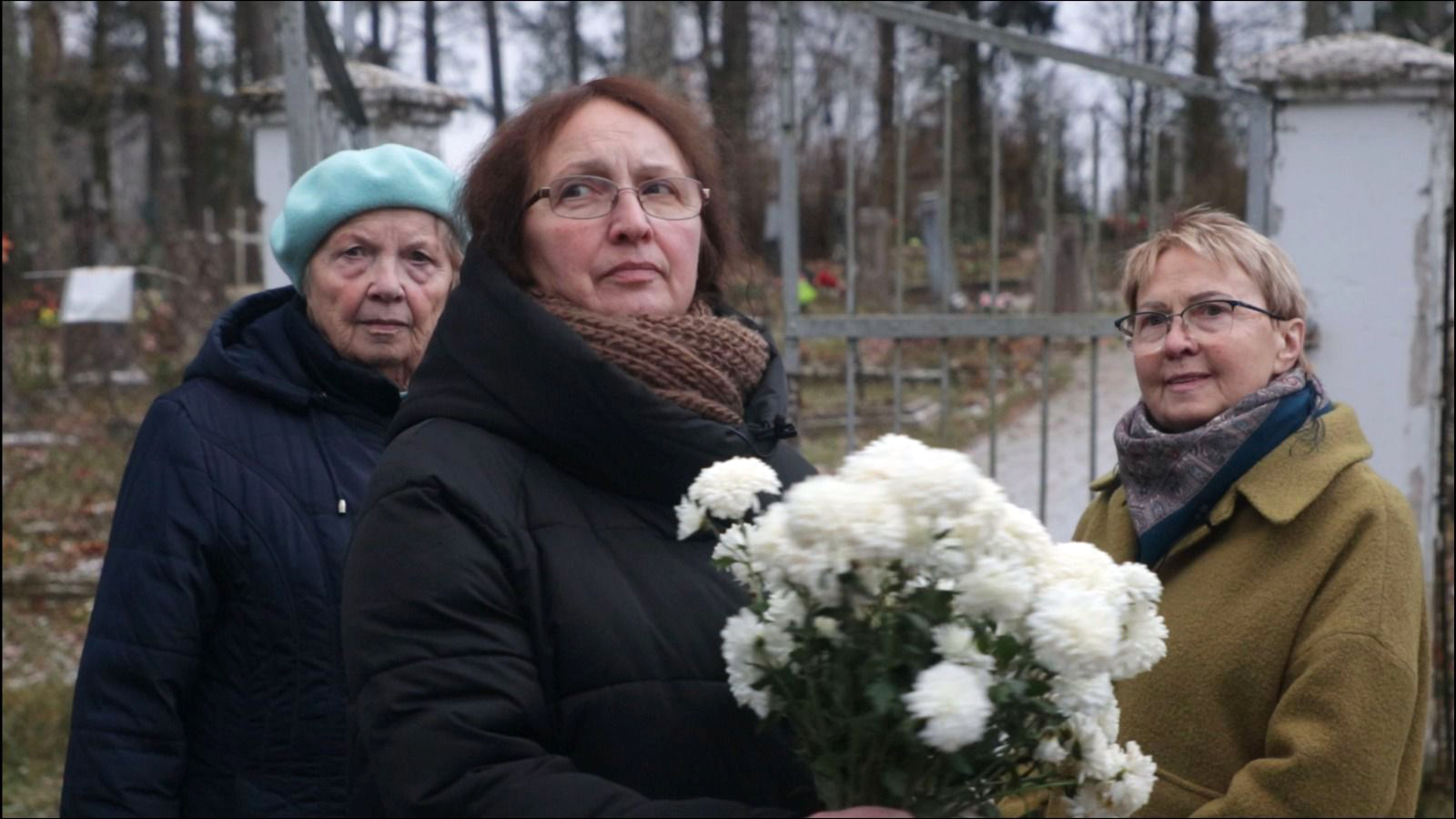 Trīs māsas izstāsta Sibīrijas stāstu