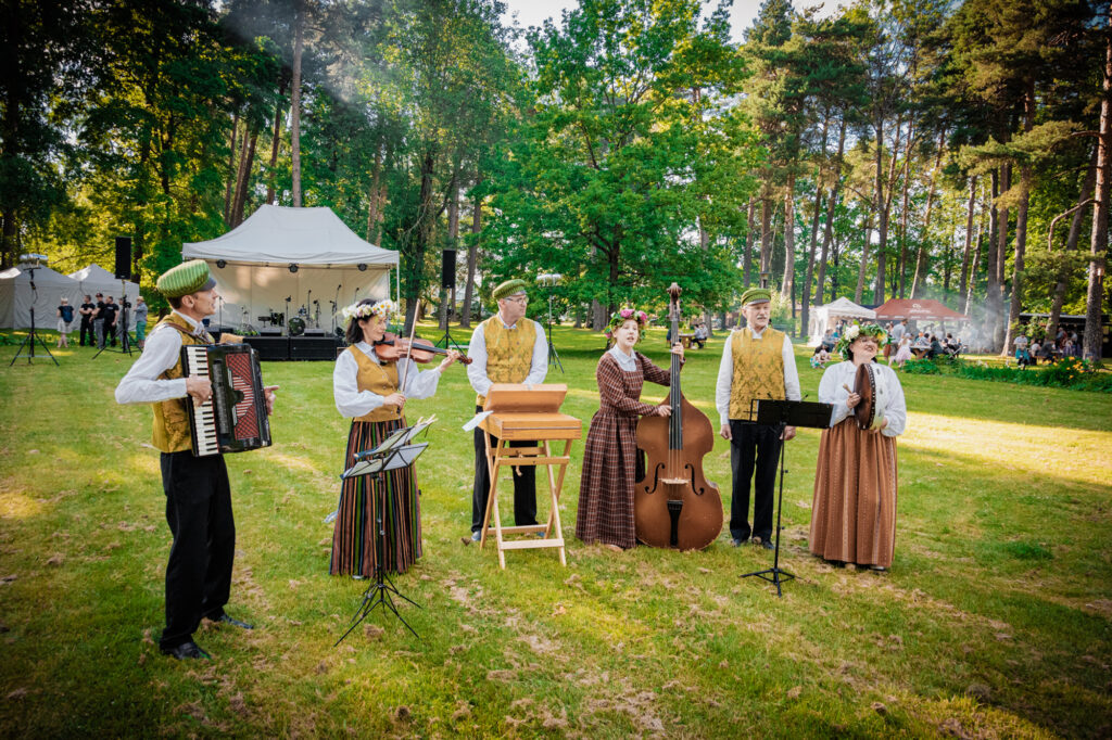 Valmieras novada kolektīvi Starptautiskajā folkloras festivālā «Baltica»