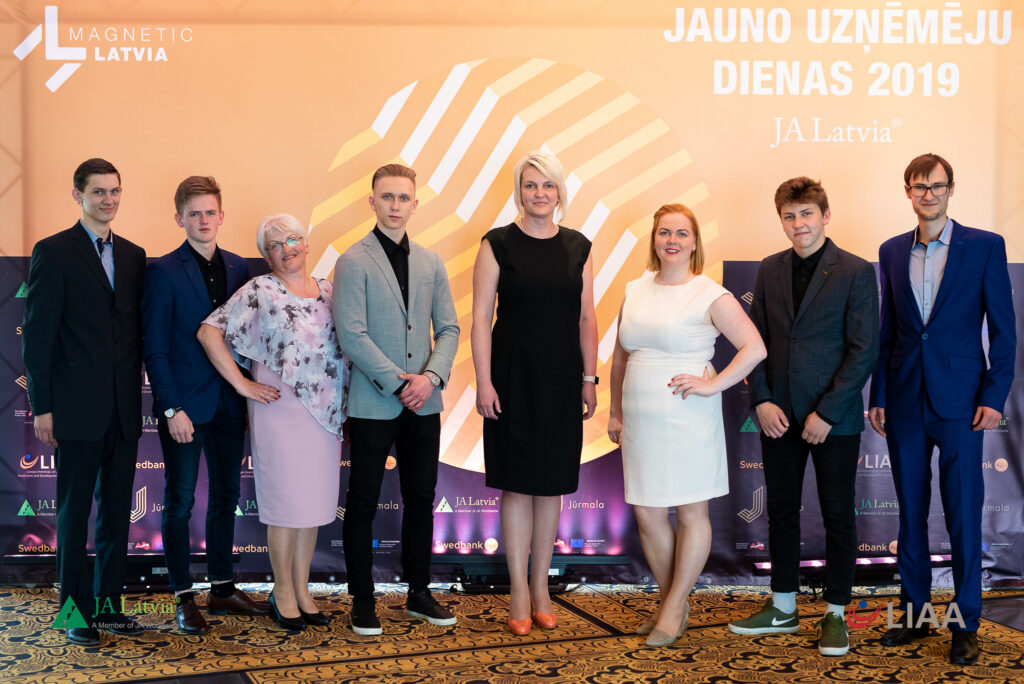 Valmieras tehnikums saņem Eiropas līmeņa  apbalvojumu “Uzņēmējdarbības skola 2020”