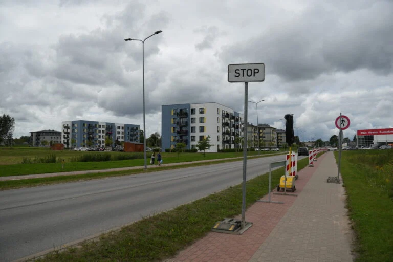 Sākušies satiksmes ierobežojumi Matīšu šosejā Valmierā