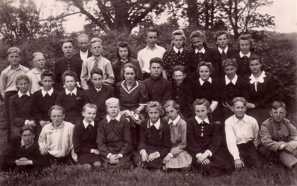 Skolā izaug skolotāji