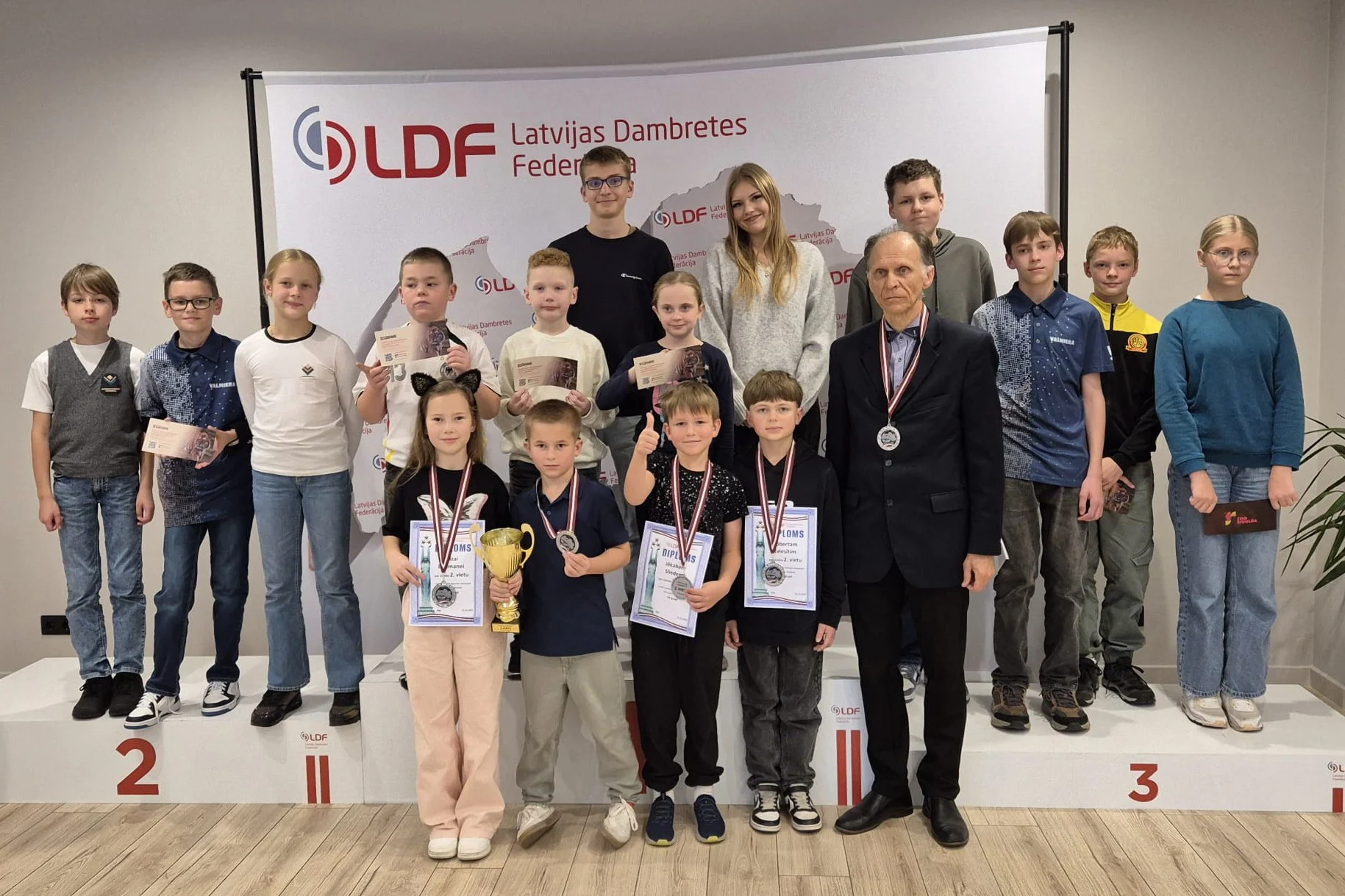Dambretisti Latvijas komandu čempionātā