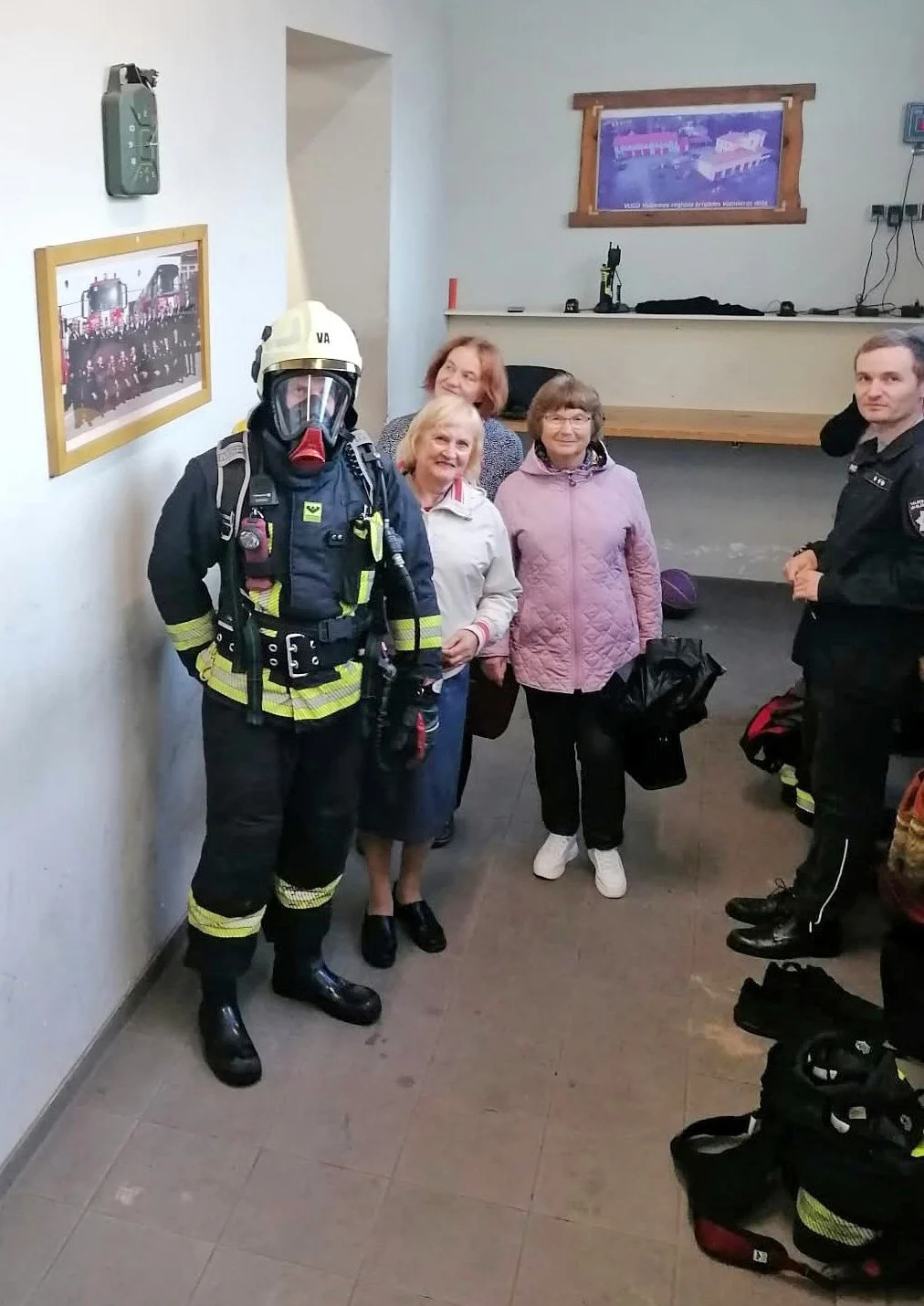 Seniori mācās palīdzēt krīzē